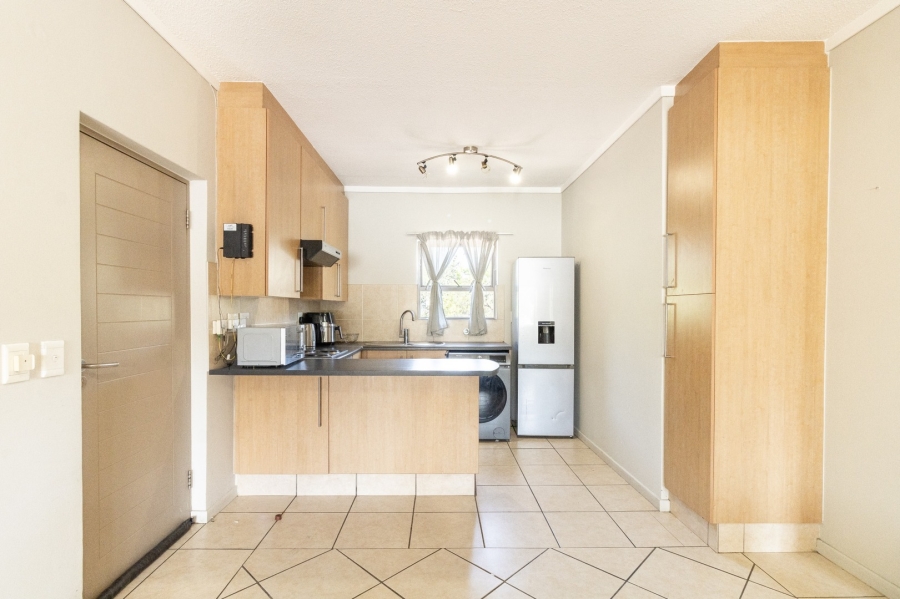 To Let 2 Bedroom Property for Rent in Lonehill Gauteng