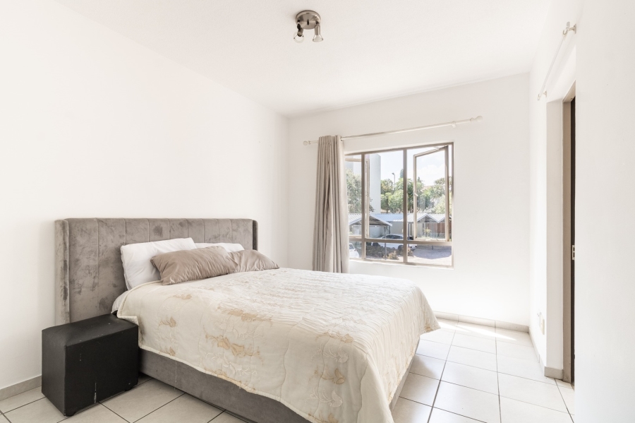 To Let 2 Bedroom Property for Rent in Lonehill Gauteng