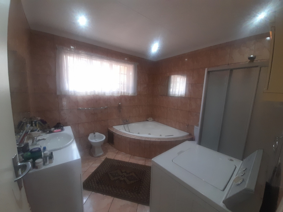 3 Bedroom Property for Sale in Kenilworth Gauteng