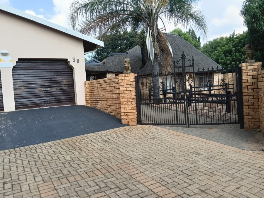 3 Bedroom Property for Sale in Greenhills Gauteng