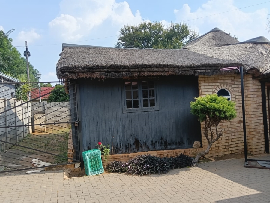 3 Bedroom Property for Sale in Greenhills Gauteng