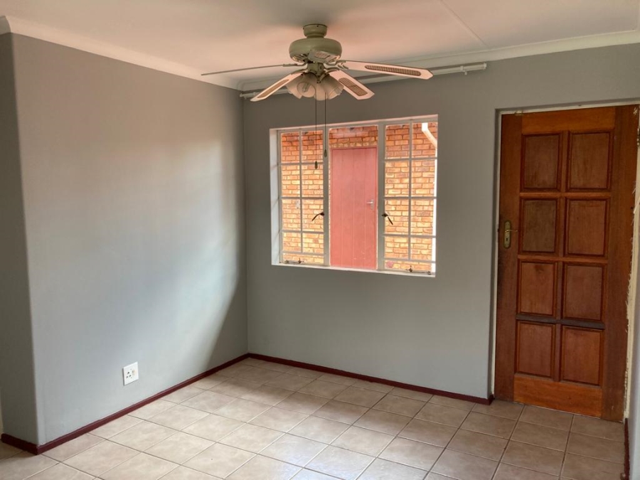 To Let 3 Bedroom Property for Rent in Garsfontein Gauteng