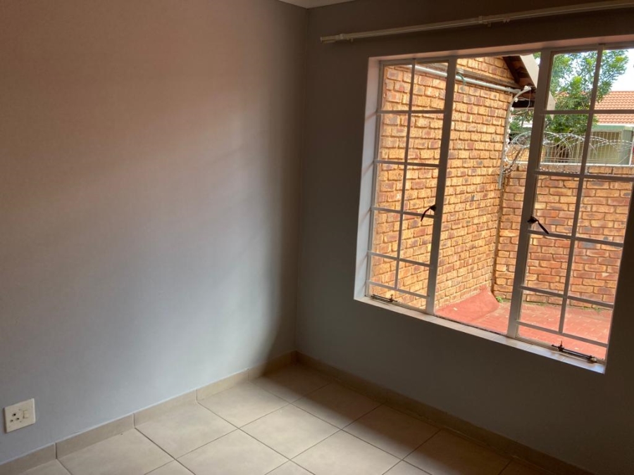 To Let 3 Bedroom Property for Rent in Garsfontein Gauteng