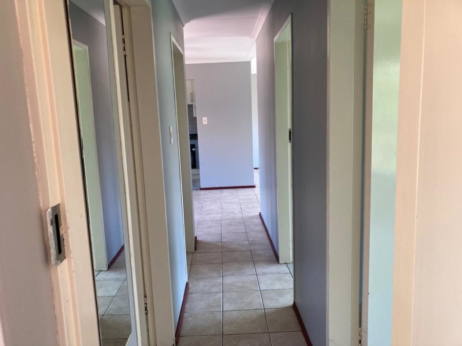 To Let 3 Bedroom Property for Rent in Garsfontein Gauteng