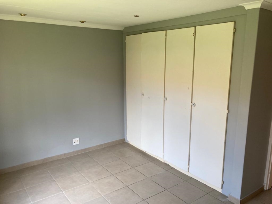 To Let 3 Bedroom Property for Rent in Garsfontein Gauteng