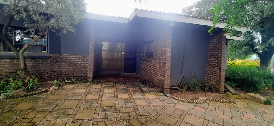 13 Bedroom Property for Sale in Bredell Gauteng