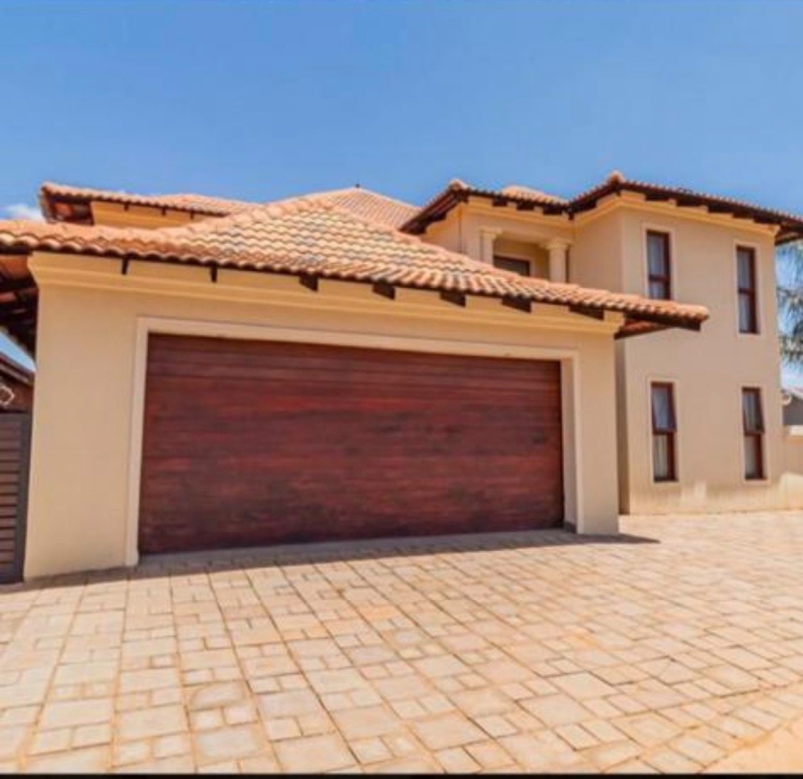 5 Bedroom Property for Sale in Mahube Valley Gauteng
