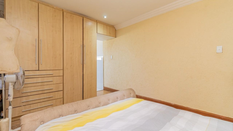 5 Bedroom Property for Sale in Mahube Valley Gauteng