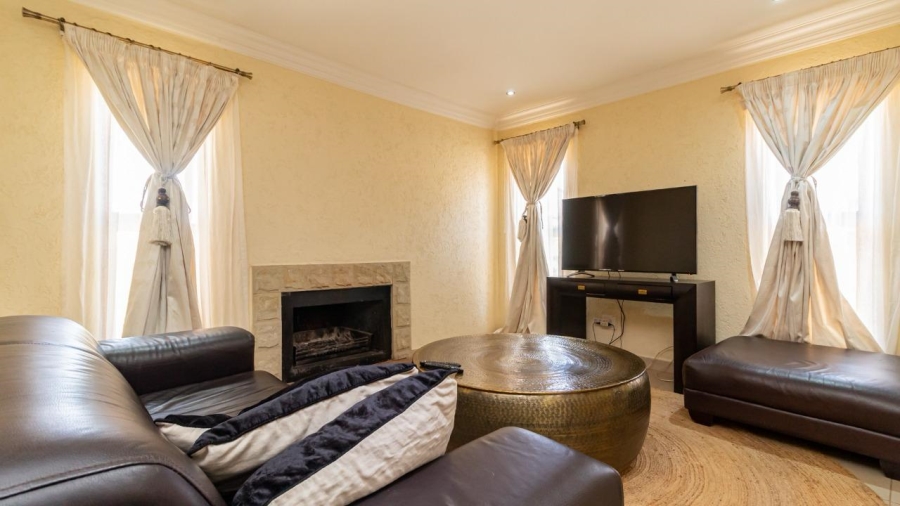 5 Bedroom Property for Sale in Mahube Valley Gauteng