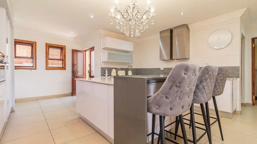 5 Bedroom Property for Sale in Mahube Valley Gauteng