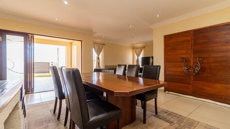 5 Bedroom Property for Sale in Mahube Valley Gauteng