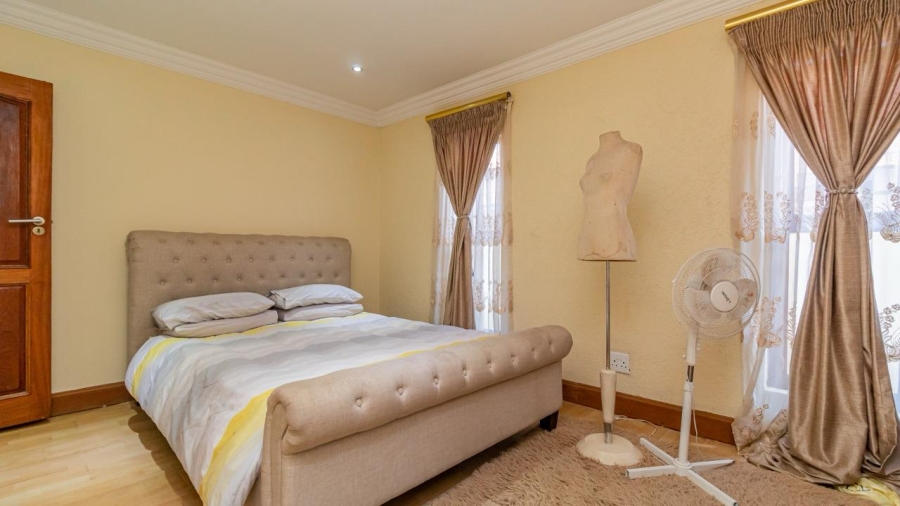 5 Bedroom Property for Sale in Mahube Valley Gauteng