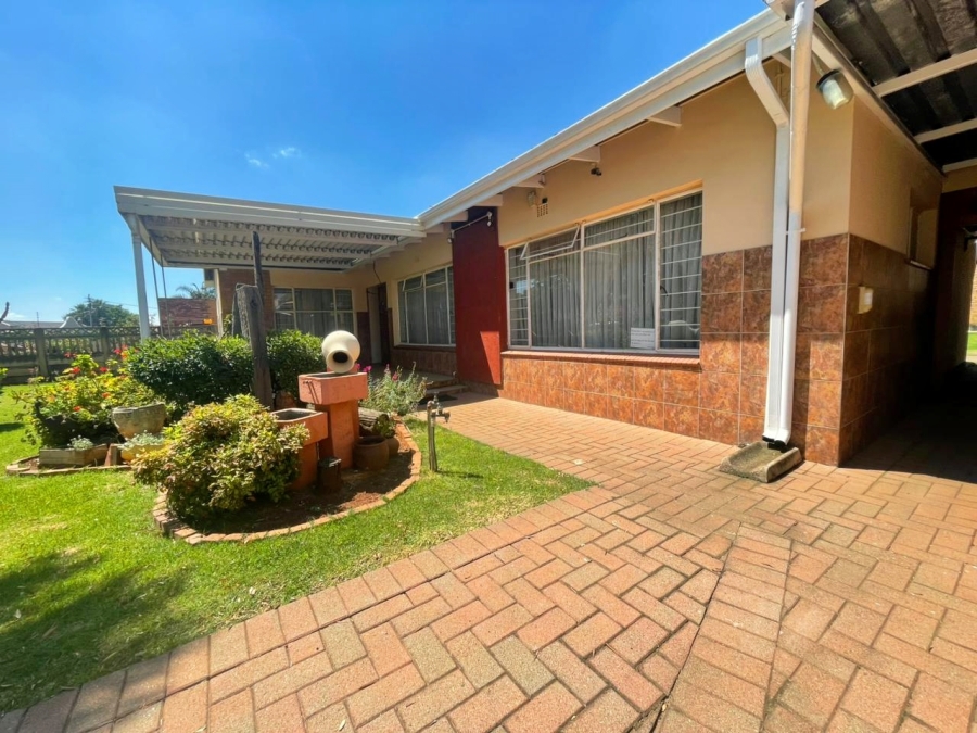 3 Bedroom Property for Sale in Casseldale Gauteng