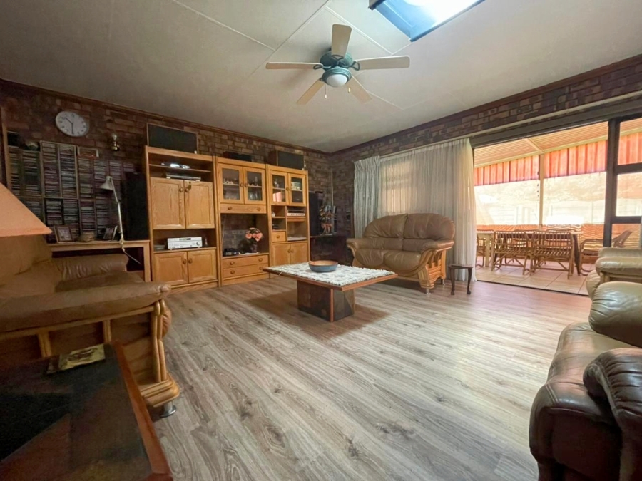 3 Bedroom Property for Sale in Casseldale Gauteng