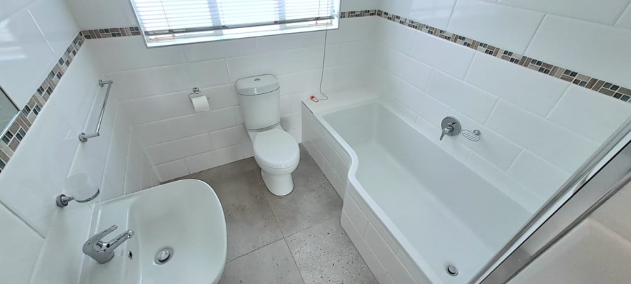 2 Bedroom Property for Sale in Three Rivers Gauteng