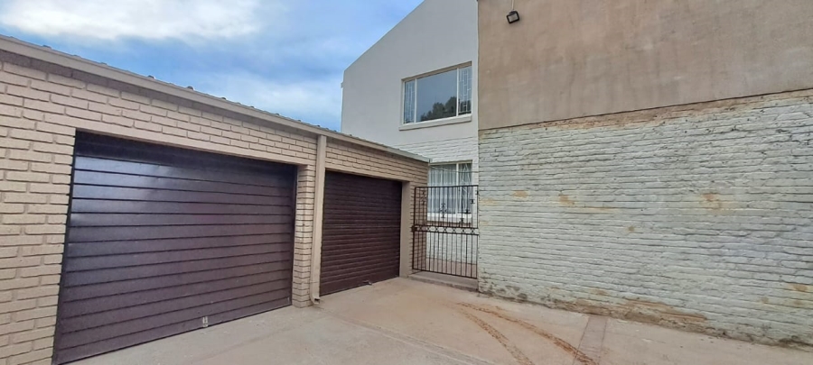 2 Bedroom Property for Sale in Three Rivers Gauteng
