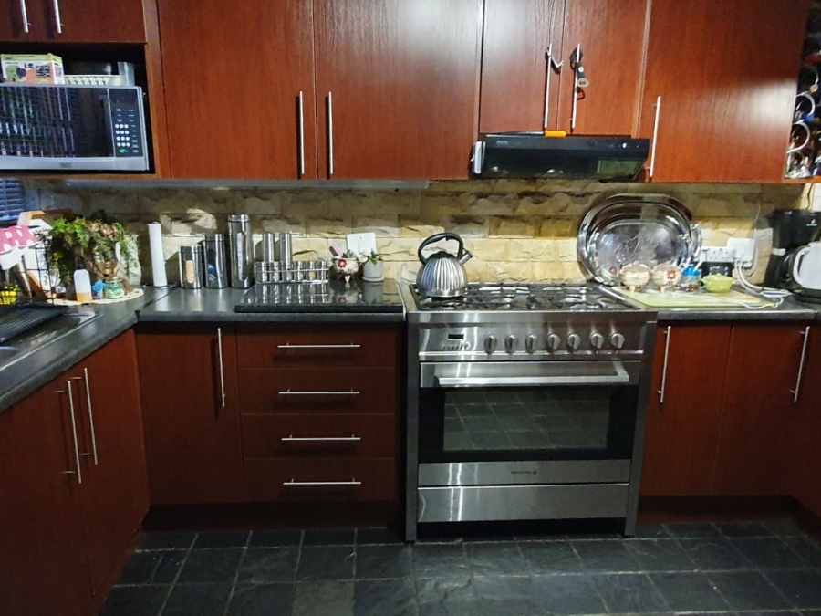 To Let 2 Bedroom Property for Rent in Ardenwold SH Gauteng