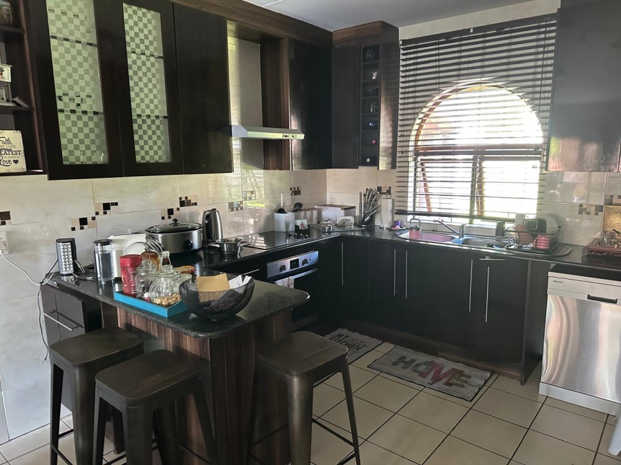To Let 3 Bedroom Property for Rent in Noordhang Gauteng