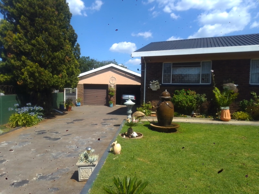 3 Bedroom Property for Sale in Rensburg Gauteng