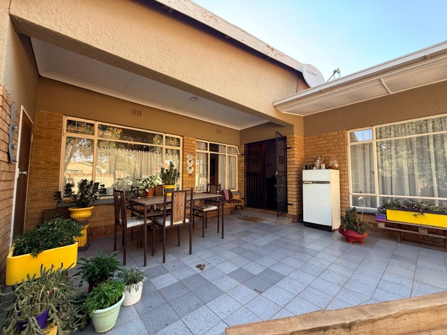 3 Bedroom Property for Sale in Rothdene Gauteng