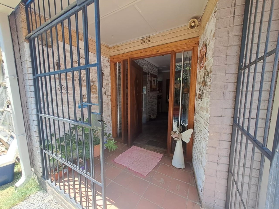 4 Bedroom Property for Sale in Three Rivers Gauteng