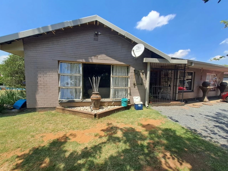 4 Bedroom Property for Sale in Three Rivers Gauteng