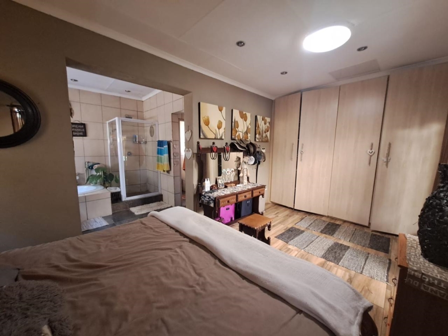 4 Bedroom Property for Sale in Three Rivers Gauteng