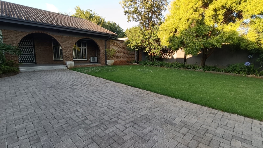 4 Bedroom Property for Sale in Vanderbijlpark SE 2 Gauteng