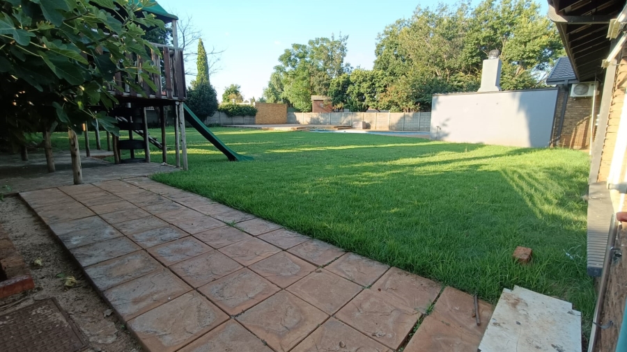 4 Bedroom Property for Sale in Vanderbijlpark SE 2 Gauteng