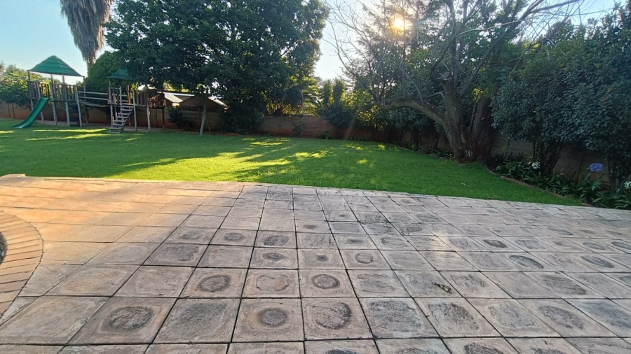 4 Bedroom Property for Sale in Vanderbijlpark SE 2 Gauteng