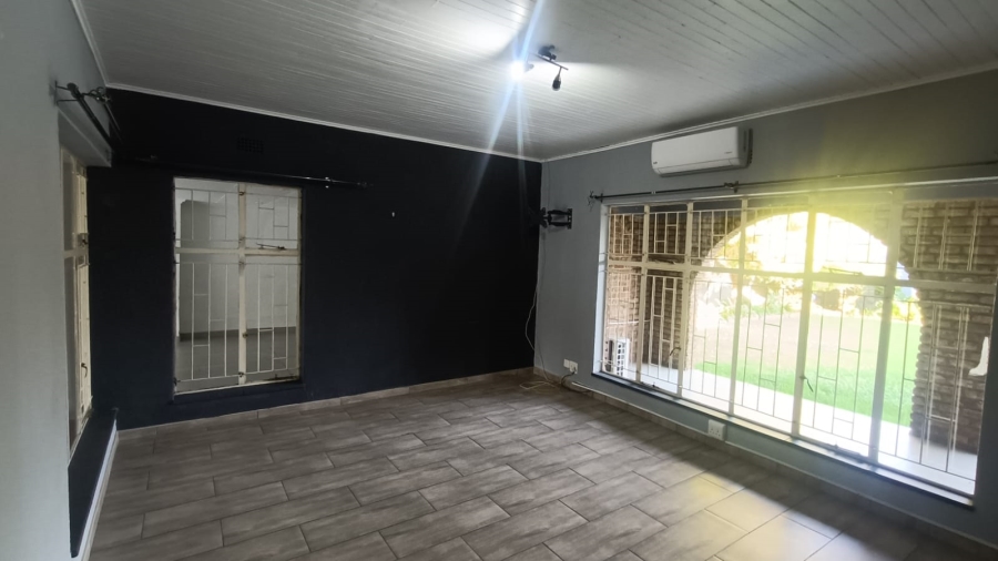 4 Bedroom Property for Sale in Vanderbijlpark SE 2 Gauteng
