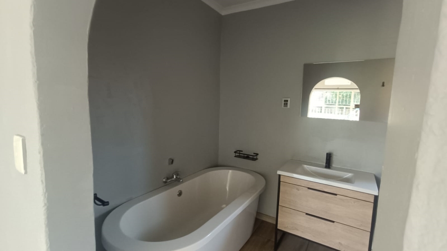 4 Bedroom Property for Sale in Vanderbijlpark SE 2 Gauteng