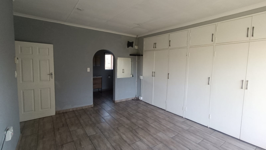 4 Bedroom Property for Sale in Vanderbijlpark SE 2 Gauteng