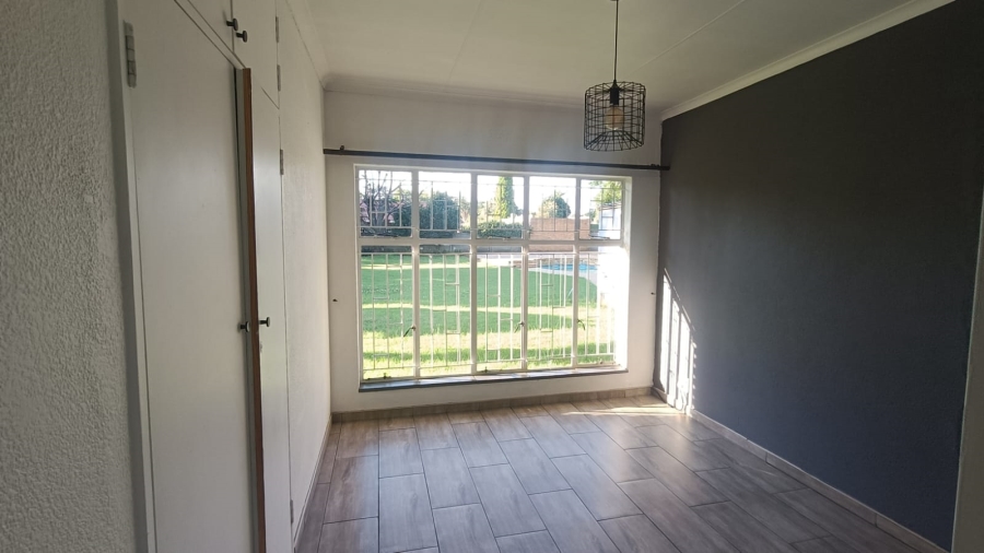 4 Bedroom Property for Sale in Vanderbijlpark SE 2 Gauteng
