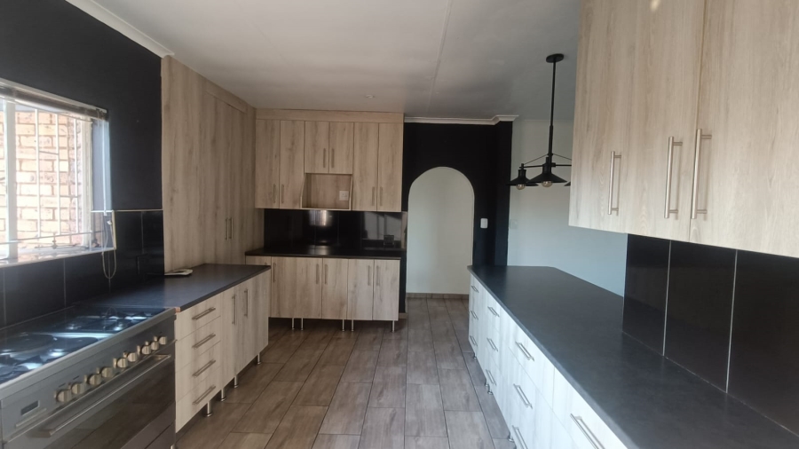 4 Bedroom Property for Sale in Vanderbijlpark SE 2 Gauteng