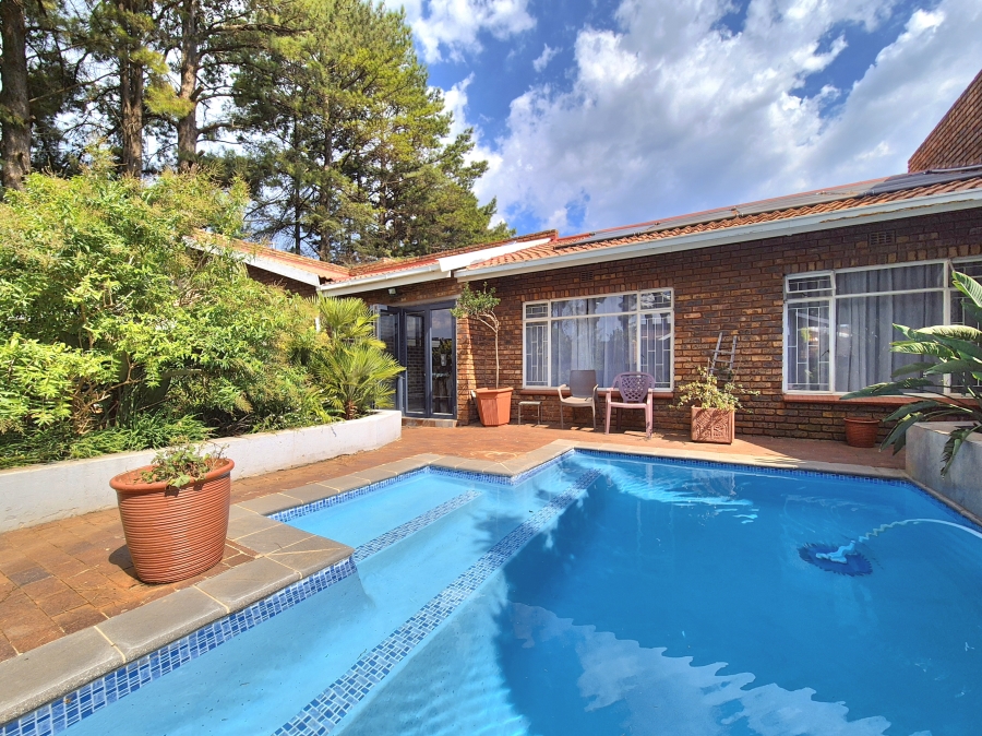 3 Bedroom Property for Sale in Larrendale Gauteng