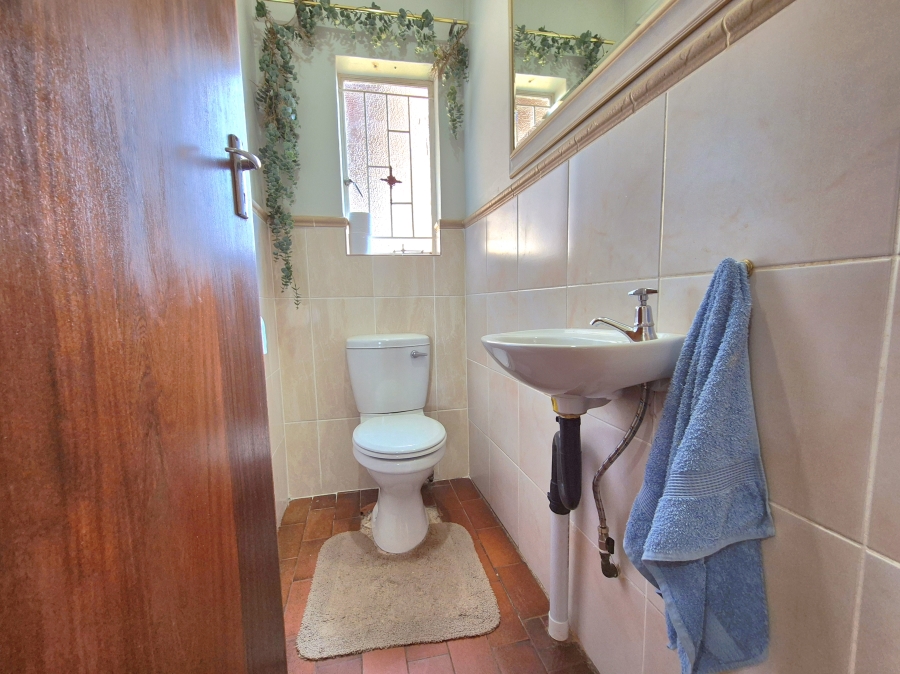 3 Bedroom Property for Sale in Larrendale Gauteng