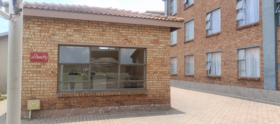 1 Bedroom Property for Sale in Vanderbijlpark CW 5 Gauteng
