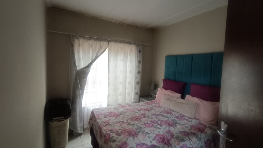 1 Bedroom Property for Sale in Vanderbijlpark CW 5 Gauteng