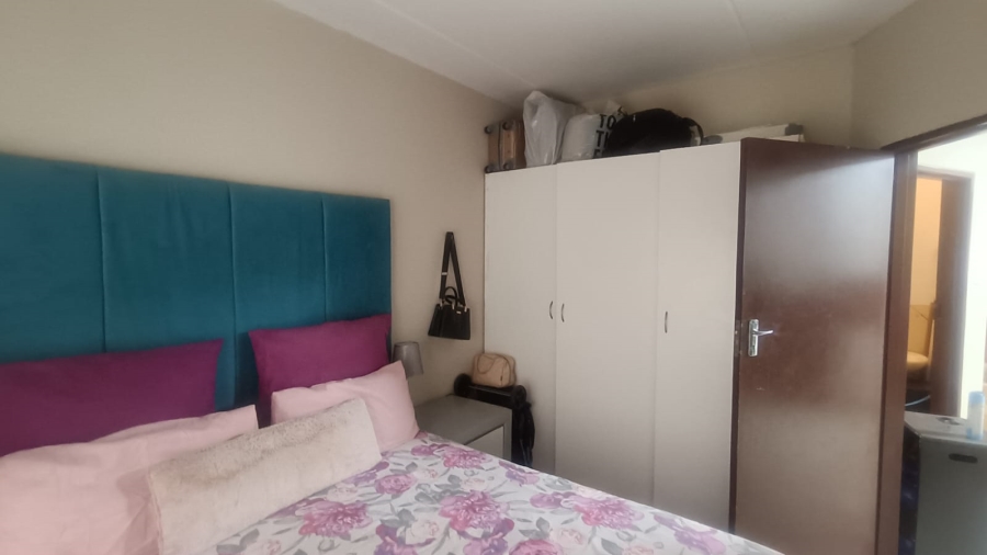 1 Bedroom Property for Sale in Vanderbijlpark CW 5 Gauteng