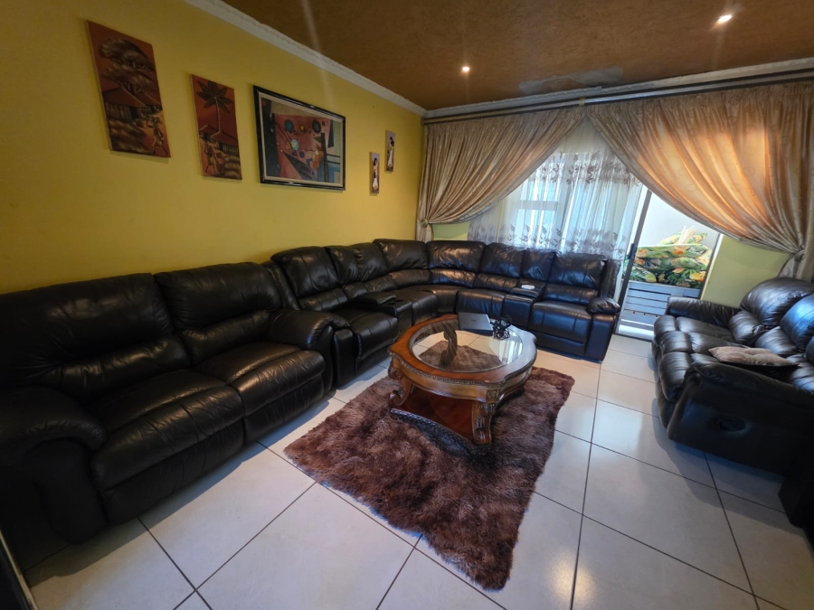 5 Bedroom Property for Sale in Three Rivers East Gauteng