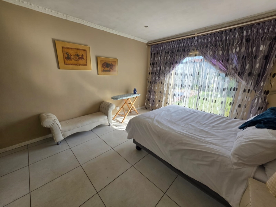 5 Bedroom Property for Sale in Three Rivers East Gauteng