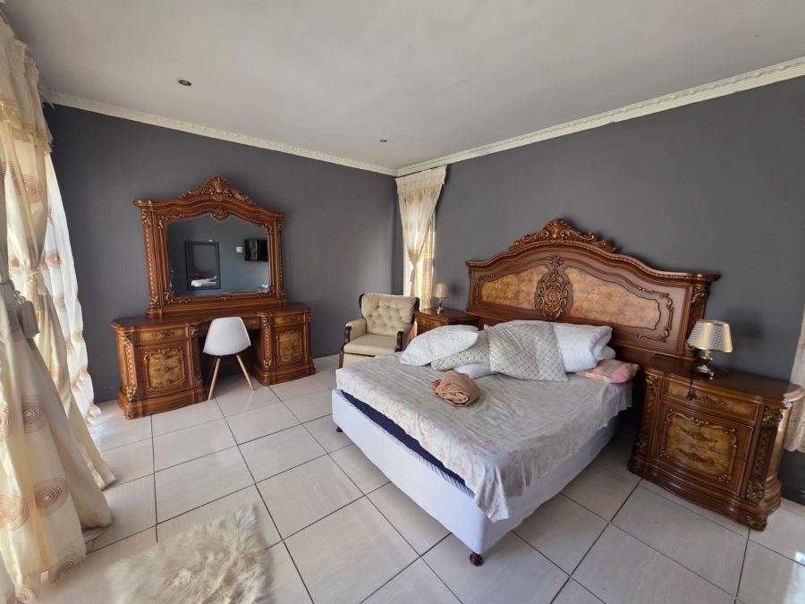 5 Bedroom Property for Sale in Three Rivers East Gauteng