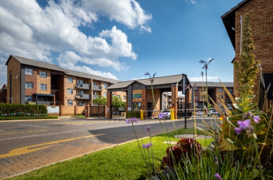 2 Bedroom Property for Sale in Heuweloord Gauteng