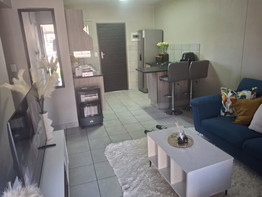 2 Bedroom Property for Sale in Heuweloord Gauteng
