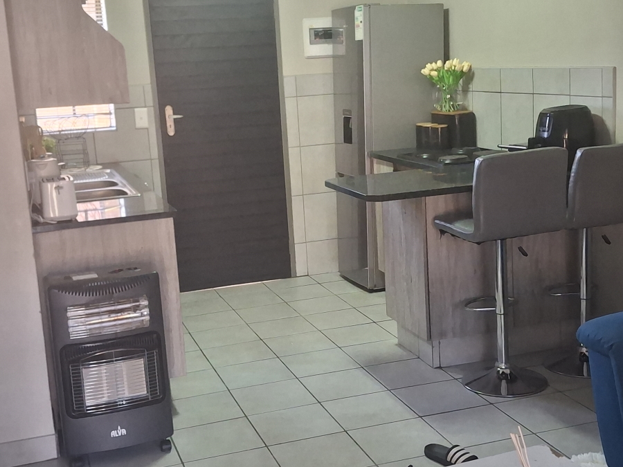 2 Bedroom Property for Sale in Heuweloord Gauteng