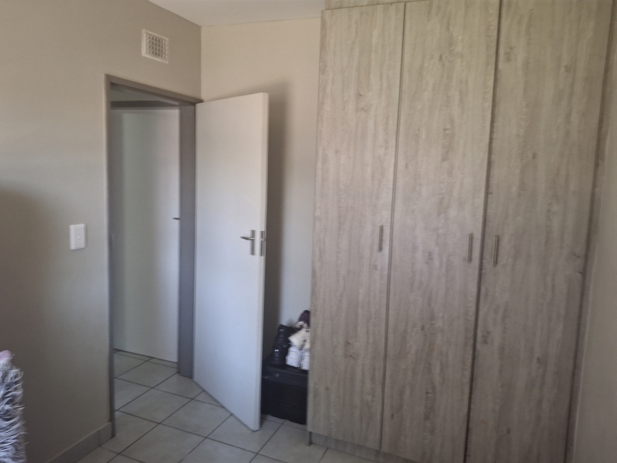 2 Bedroom Property for Sale in Heuweloord Gauteng