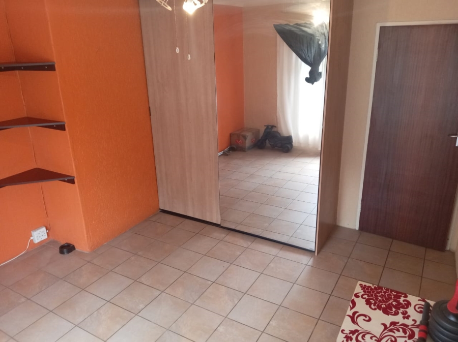 To Let 2 Bedroom Property for Rent in Discovery Gauteng