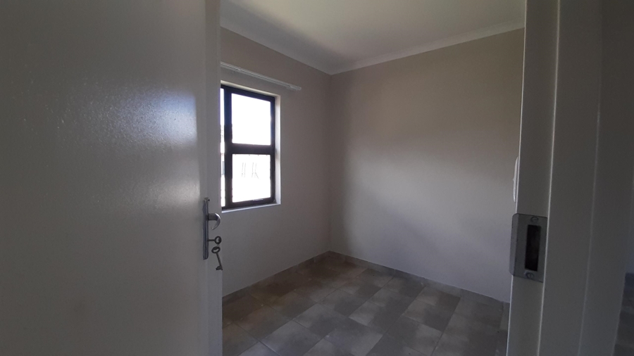 To Let 3 Bedroom Property for Rent in Albemarle Gauteng