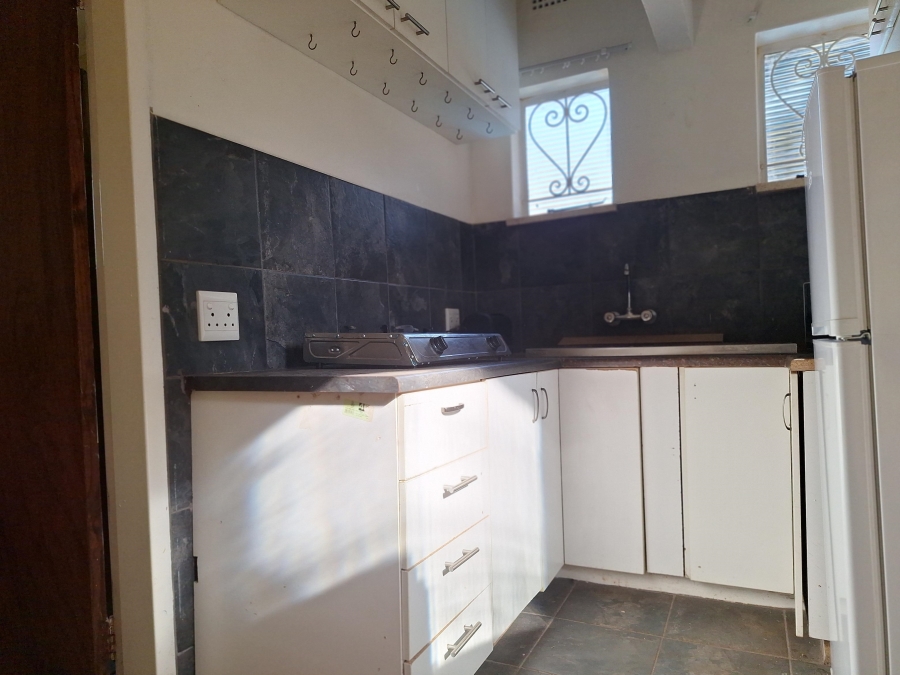 To Let 1 Bedroom Property for Rent in Florida Gauteng